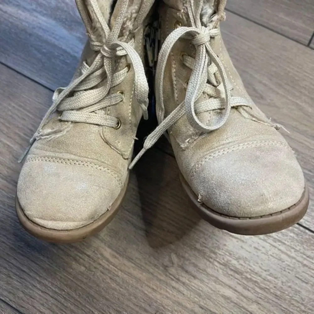 Maggie & Zoe Girls Gold Lace Up Faux Fur Lined Fold Over Boots Toddler Size‎ 11